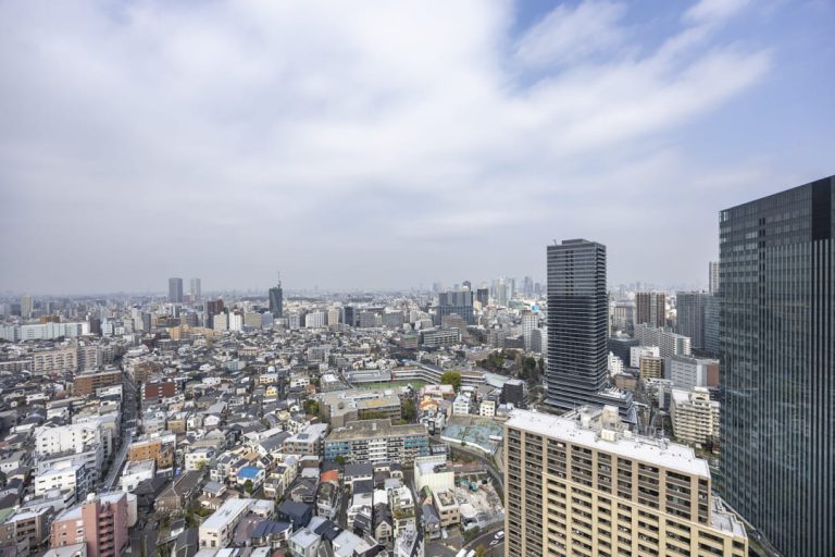 大崎　駅直結！空へとひらける眺めと光に包まれる、31階の2LDK