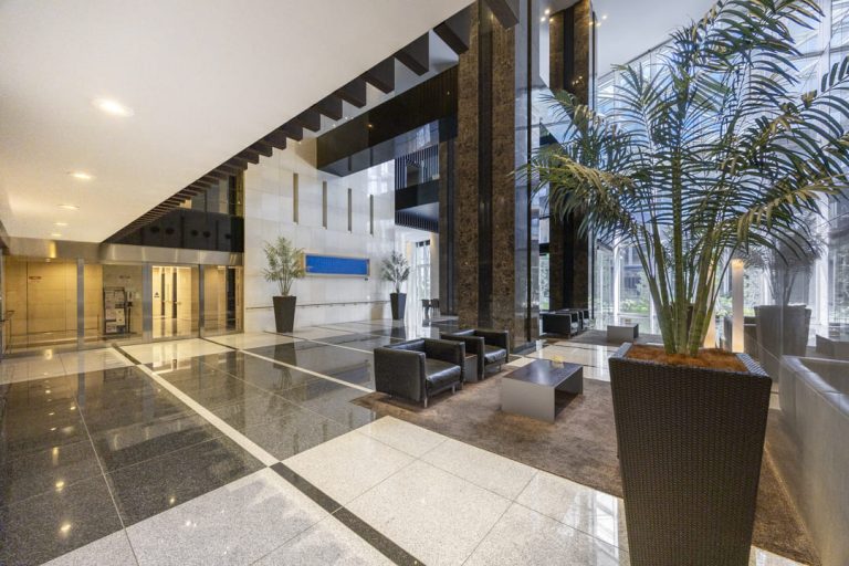 エントランスホール