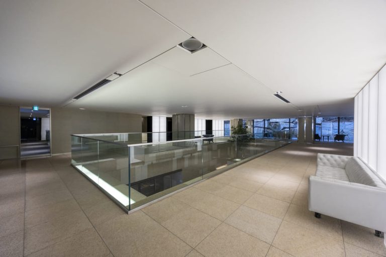 エントランスホール