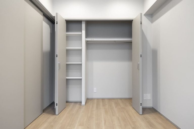 洋室1 クローゼット