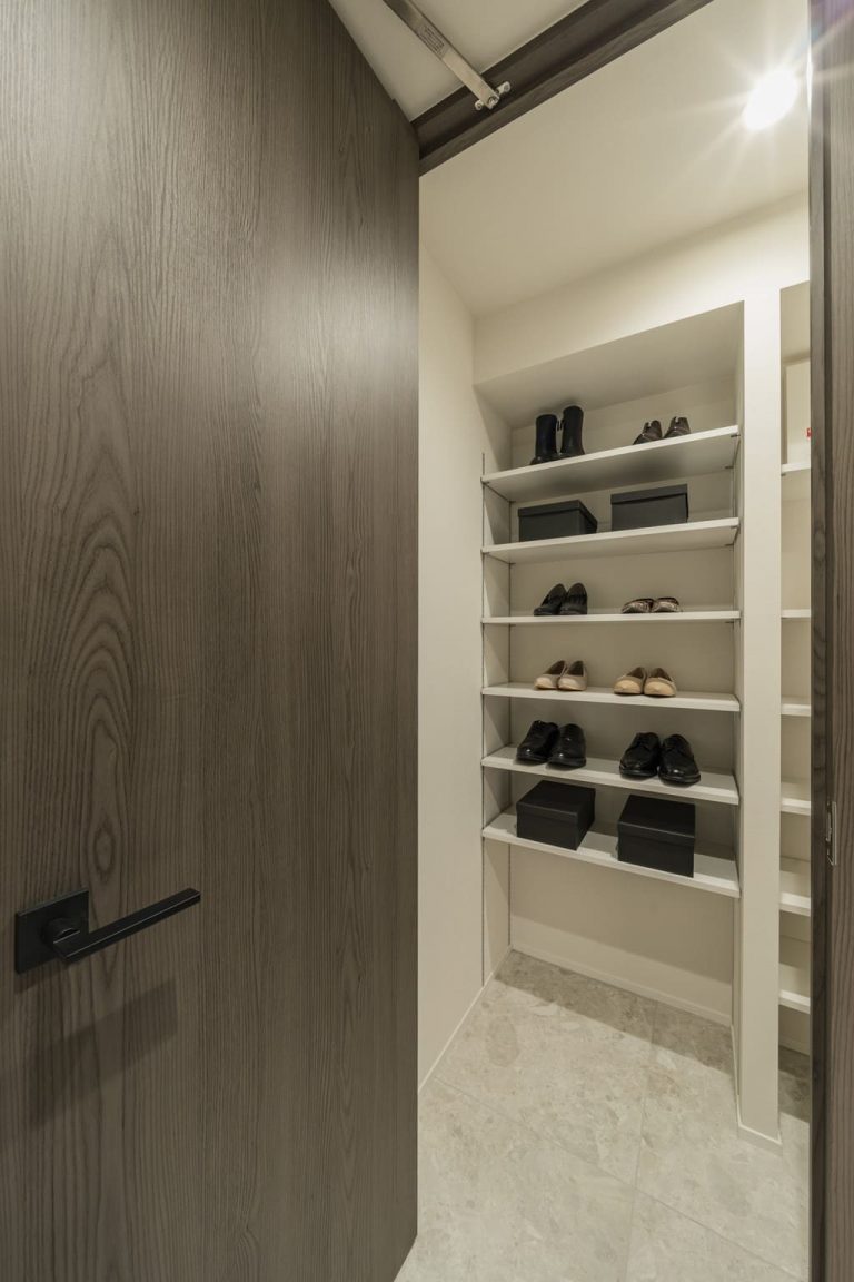 玄関 シューズインクローゼット