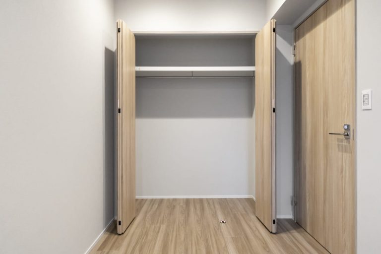 寝室 クローゼット