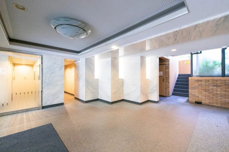 エントランスホール