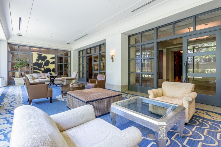 エントランスロビー