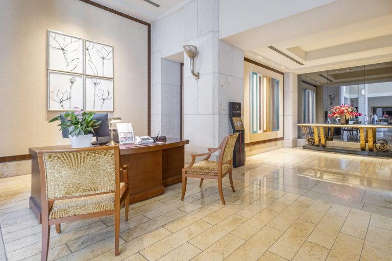 エントランスホール