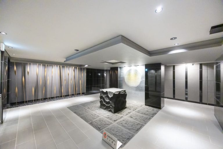 エントランスホール