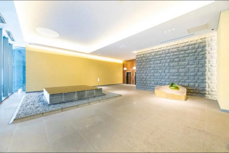 エントランスホール