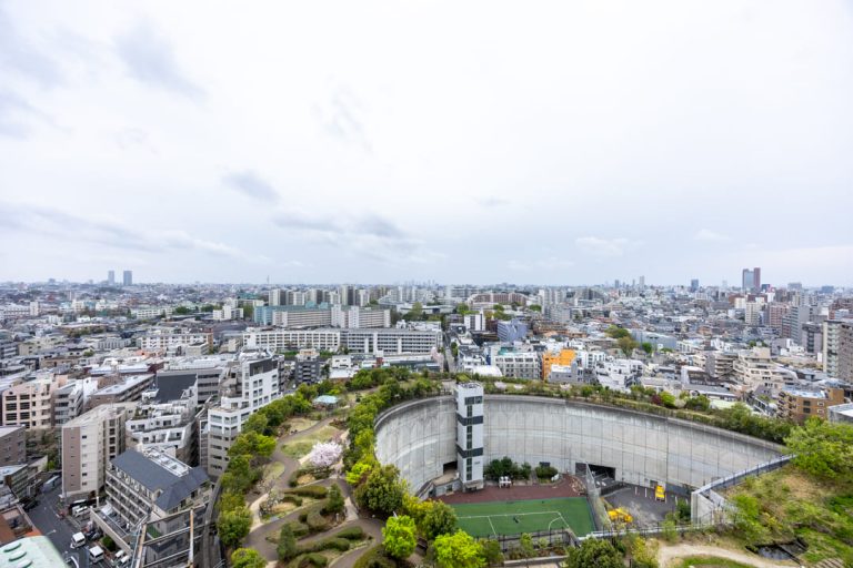 クロスエアタワー　遠くの空に富士を映す、16階の開放的な暮らし