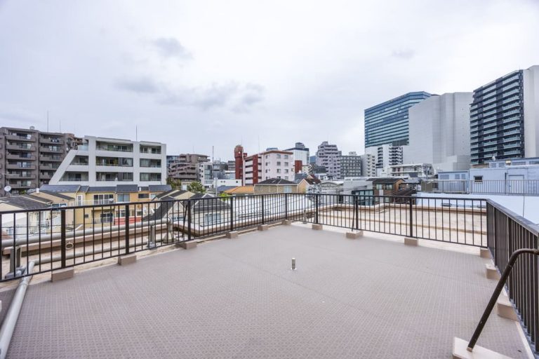 ルーフバルコニー