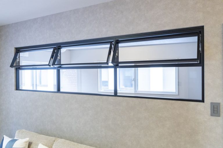 リビングダイニング 室内窓