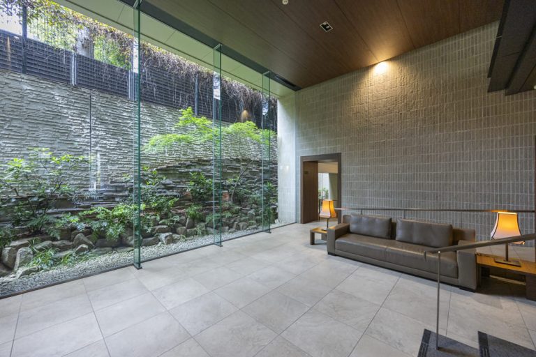 エントランスホール