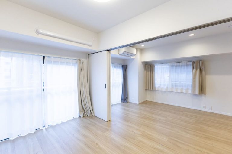 寝室2、リビングダイニング