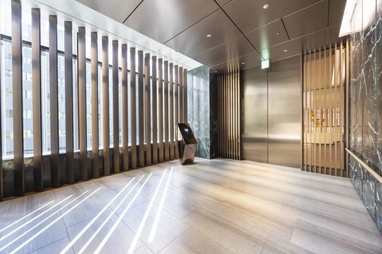 エントランスホール