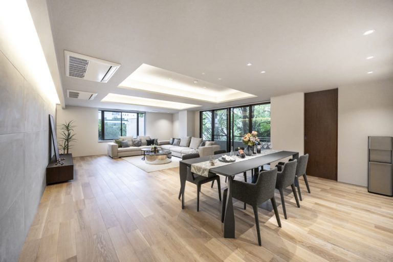 ヴィクトリアコート イースト　静穏と国際性が調和する南麻布、176㎡の穏やかな時を紡ぐ邸宅