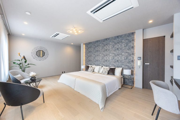 洋室1（約18.2帖）