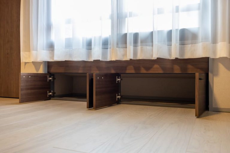 洋室3 開き戸収納