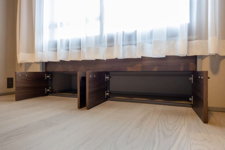 洋室4 開き戸収納