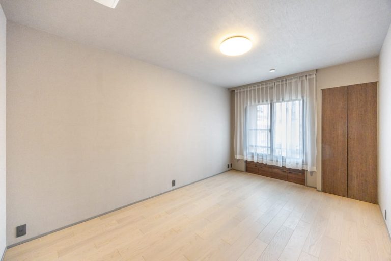 洋室4（約8.2帖）