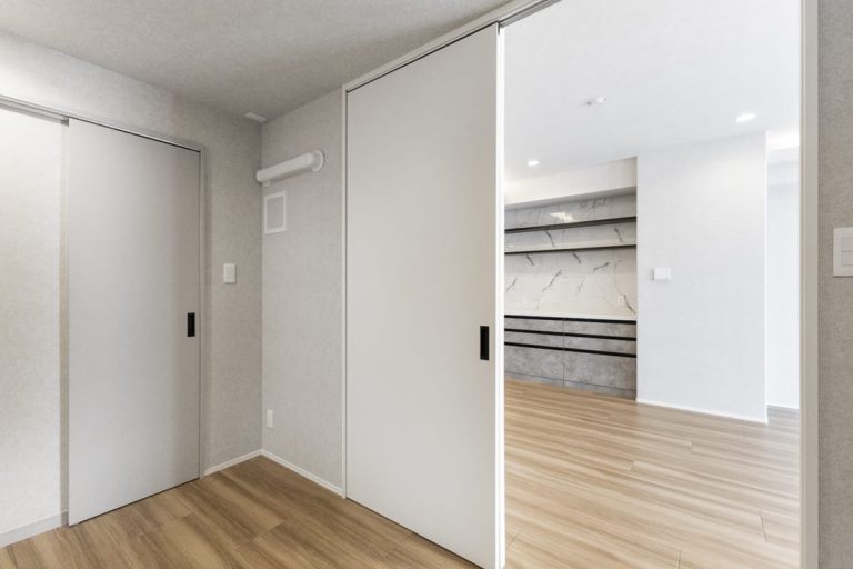 寝室3、リビングダイニング