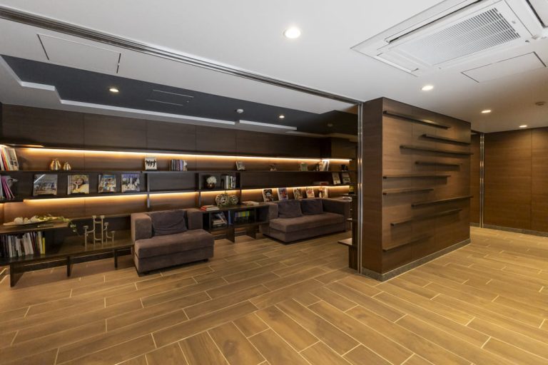 ライブラリーラウンジ