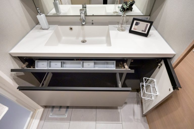 洗面化粧台 収納