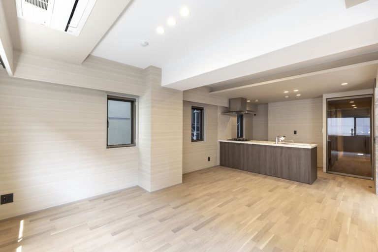 初台　新宿2分の利便、三面採光の開放的な住まい