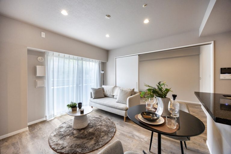 三軒茶屋　緑道を望む、南東向き2LDK