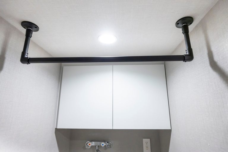 洗面室 ハンガーパイプ