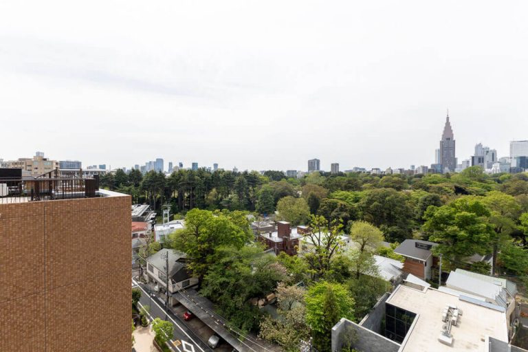 バルコニー眺望　※新宿御苑ビュー