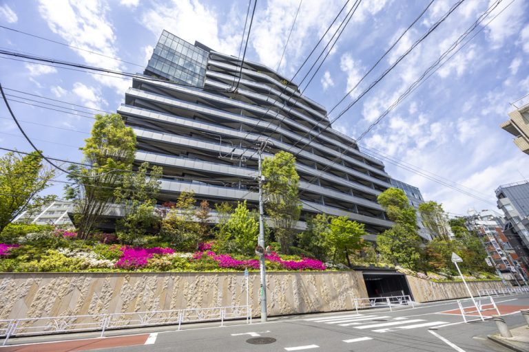 プラウド恵比寿ヒルサイドガーデン　駅徒歩3分、都市機能を享受する穏やかな住まい