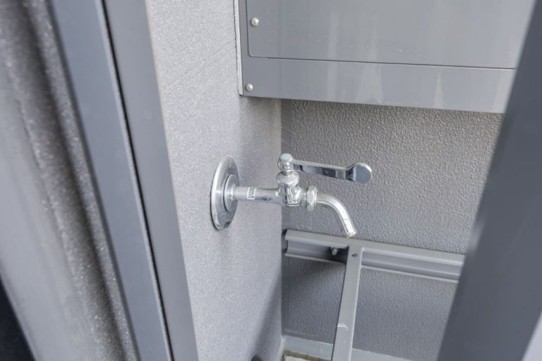 バルコニー 水栓