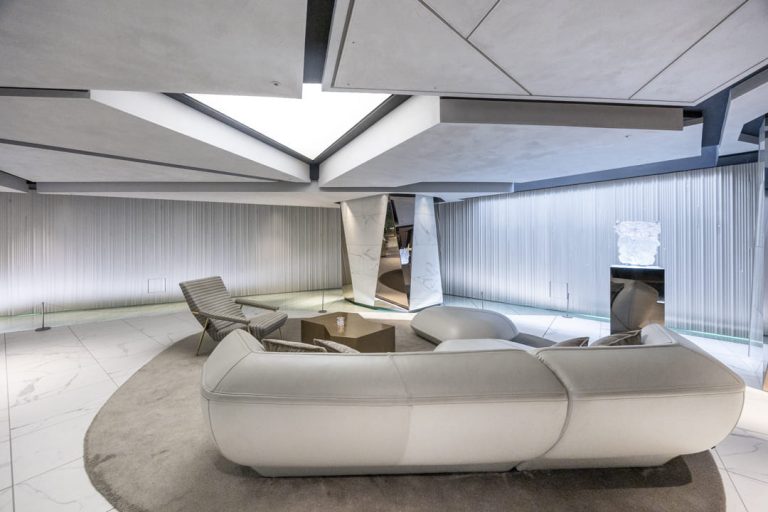 エントランスホール