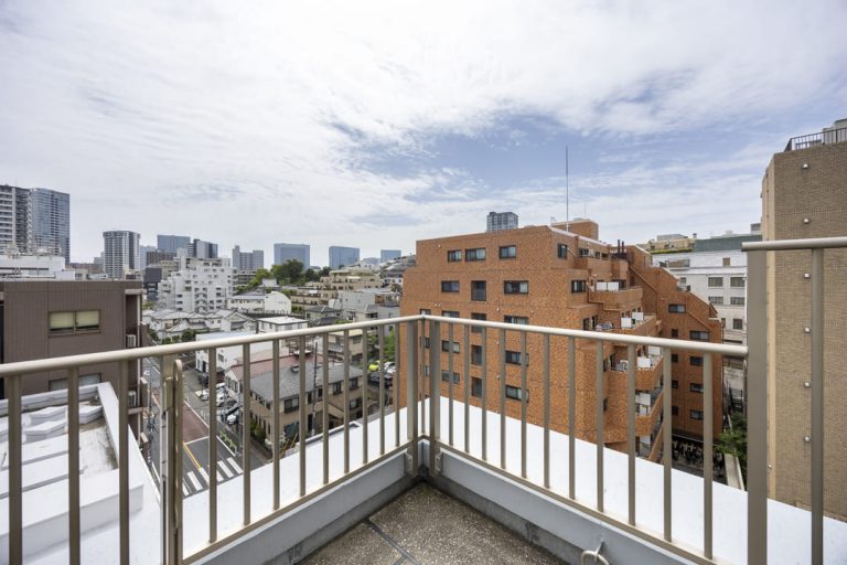 ルーフバルコニー