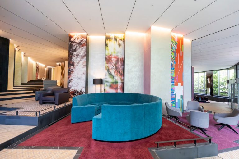 クリエイティブステップラウンジ