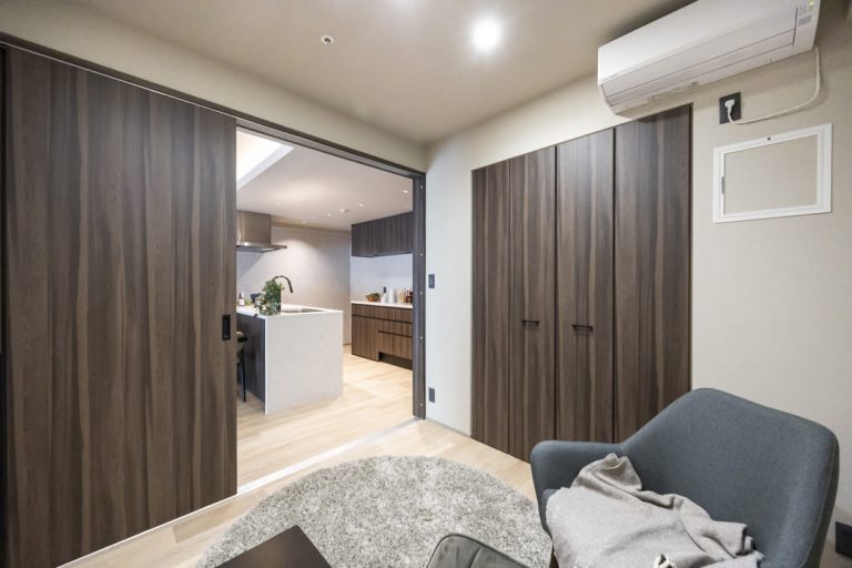 寝室3、リビングダイニングキッチン