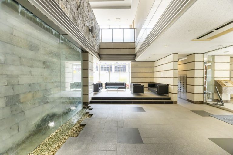 エントランスホール