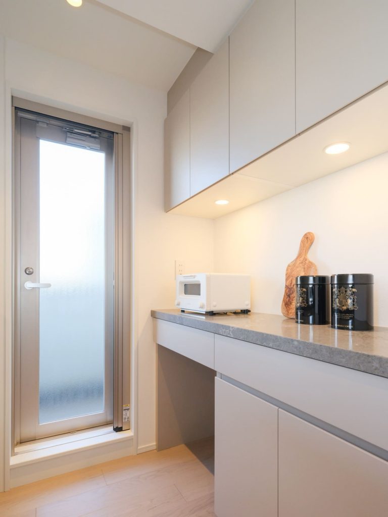 キッチン カップボード