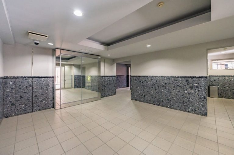 エントランスホール