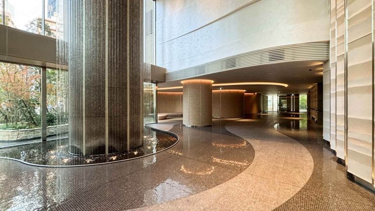 エントランスホール