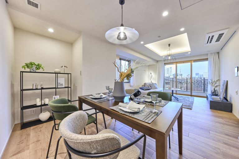 広尾ガーデンフォレスト椿レジデンスG棟　28㎡のバルコニー付き、92㎡超え東京タワーを望む邸宅