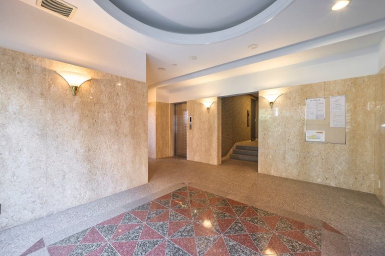 エントランスホール