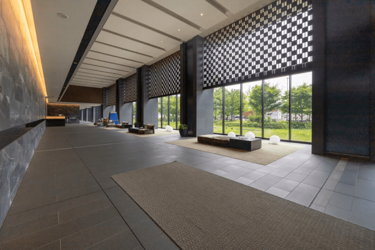 エントランスホール