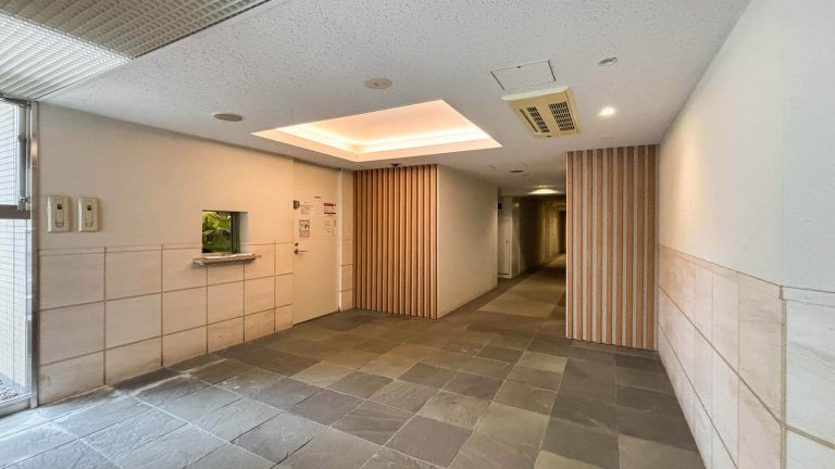 エントランスホール