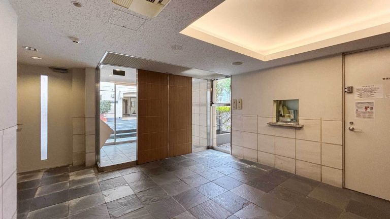 エントランスホール