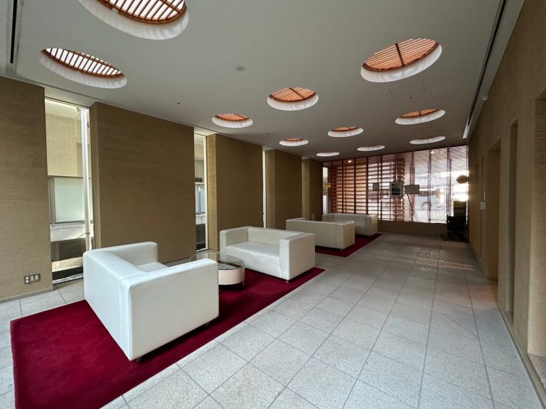 エントランスホール