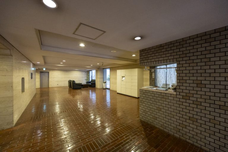 エントランスホール