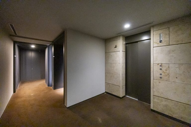 エレベーターホール（2F）
