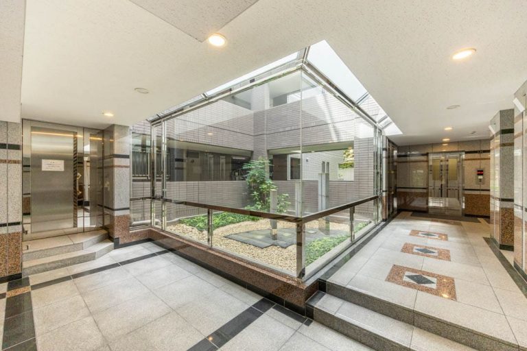 エントランスホール