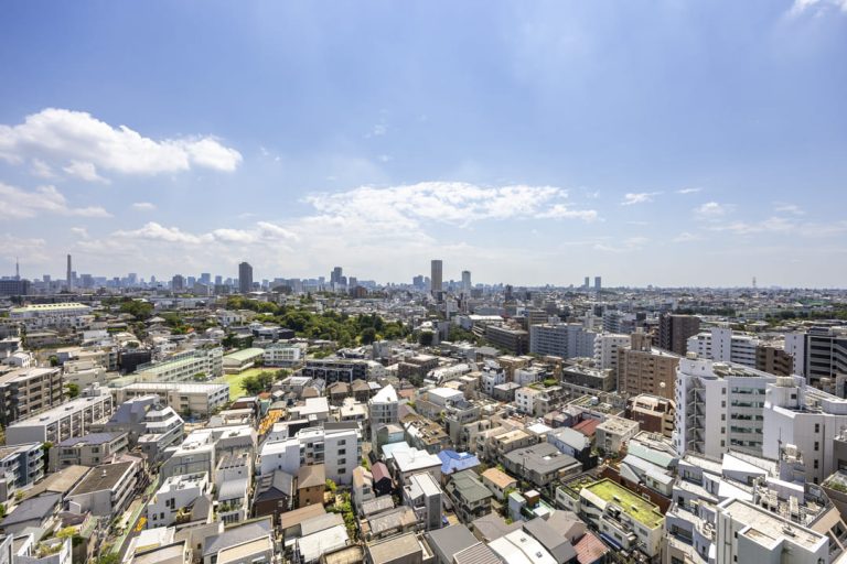 池尻大橋　都心の空を身近に感じる18階、曲線美が光る洗練された122㎡の邸宅