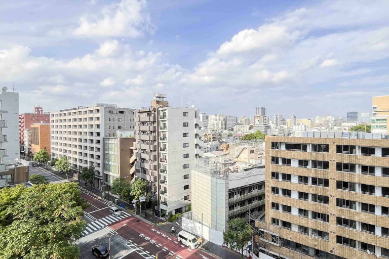 プラウド新宿御苑エンパイア　太陽の光で目覚める東向きの2LDK